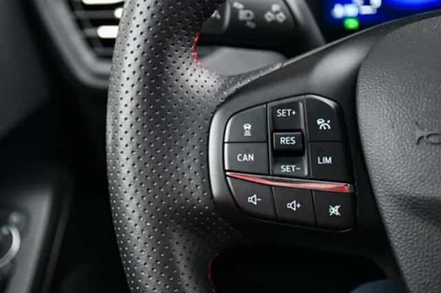 Ford Focus (2022) thumbnail 29