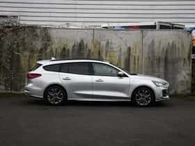 Ford Focus (2022) thumbnail 4