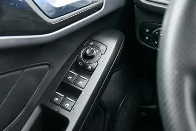 Ford Focus (2022) thumbnail 32