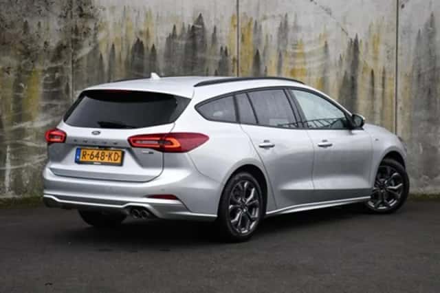 Ford Focus (2022) thumbnail 5