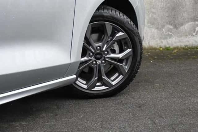 Ford Focus (2022) thumbnail 7