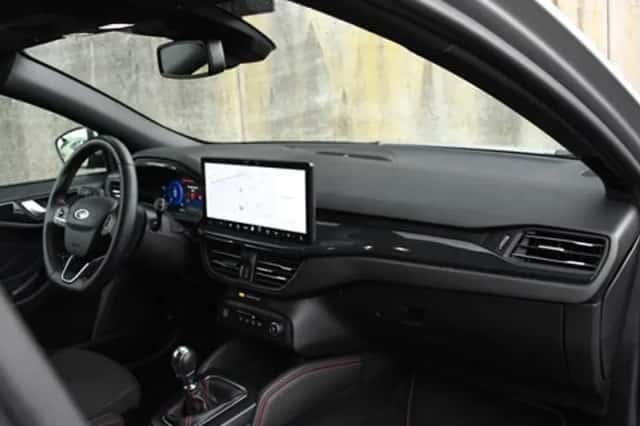 Ford Focus (2022) thumbnail 9