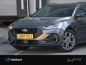 Ford Focus (2022) thumbnail 2