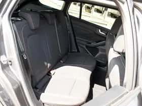 Ford Focus (2022) thumbnail 12