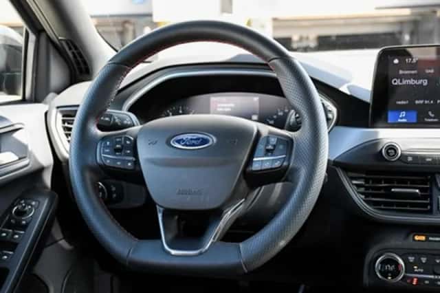 Ford Focus (2022) thumbnail 15