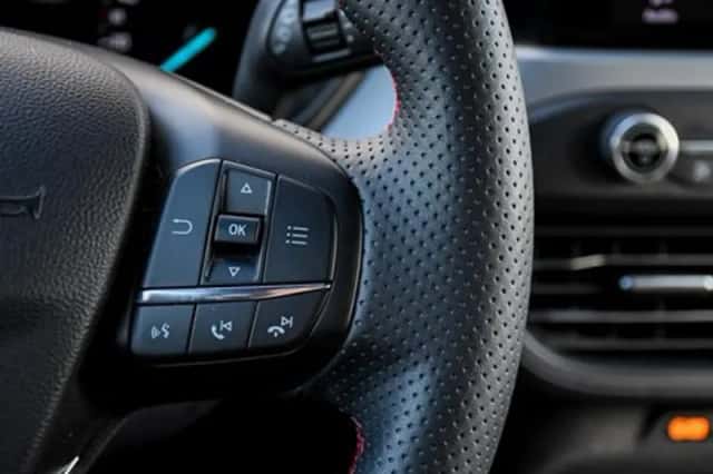 Ford Focus (2022) thumbnail 25