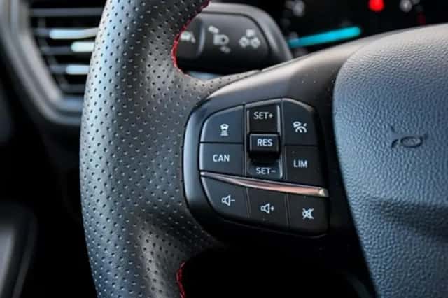 Ford Focus (2022) thumbnail 26