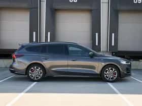 Ford Focus (2022) thumbnail 4