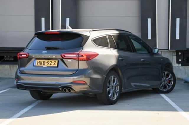 Ford Focus (2022) thumbnail 5