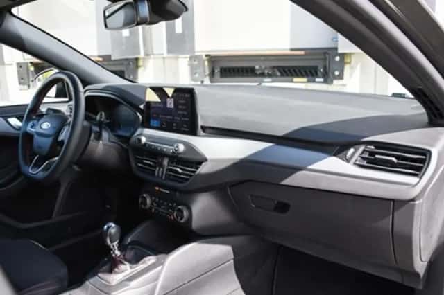 Ford Focus (2022) thumbnail 10