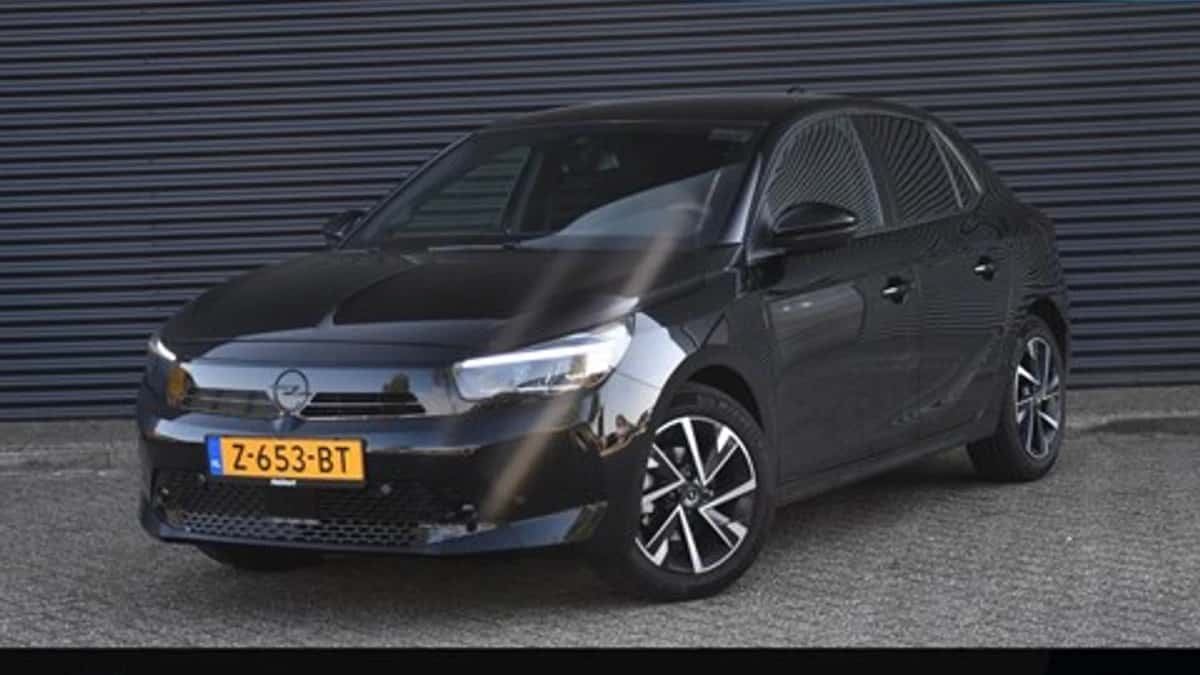 Opel Corsa (2024) — foto 1