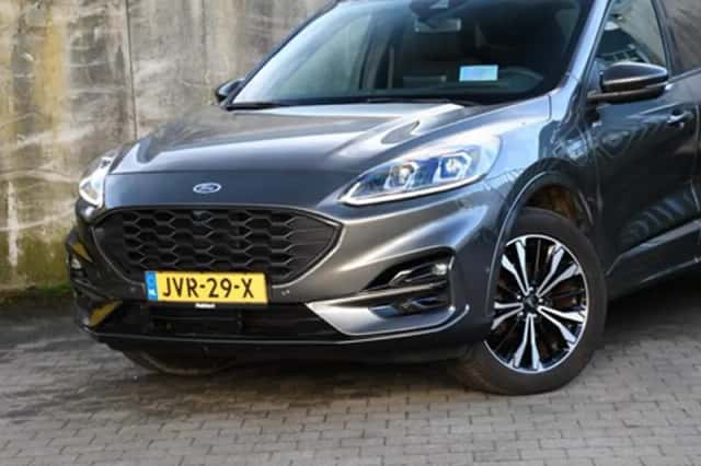 Ford Kuga (2022) thumbnail 2