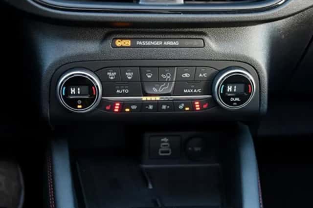 Ford Kuga (2022) thumbnail 30