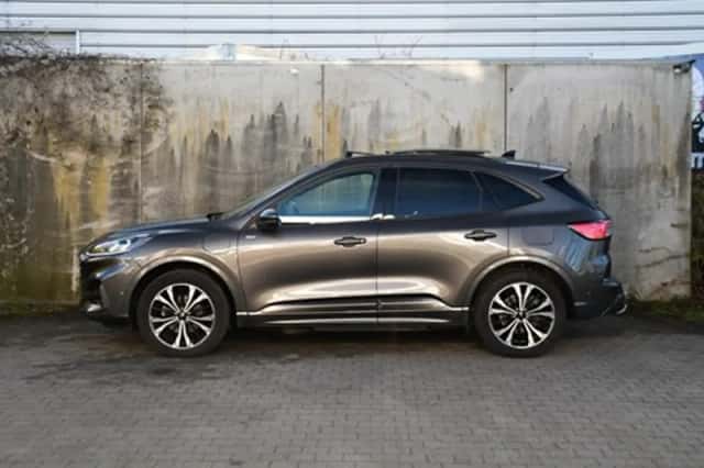 Ford Kuga (2022) thumbnail 4