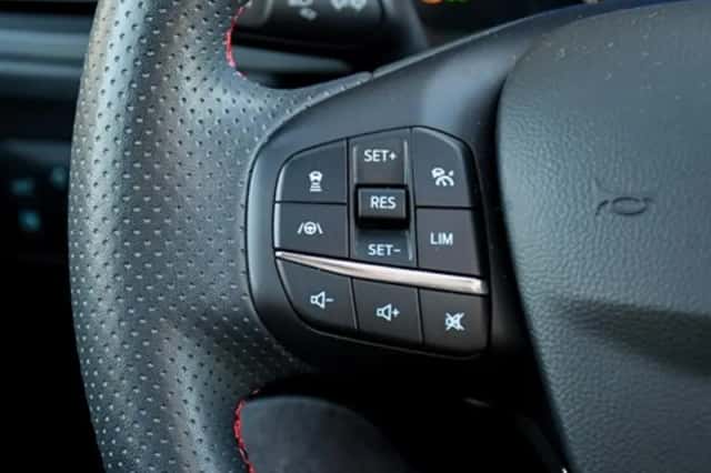 Ford Kuga (2022) thumbnail 37