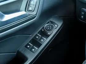Ford Kuga (2022) thumbnail 40