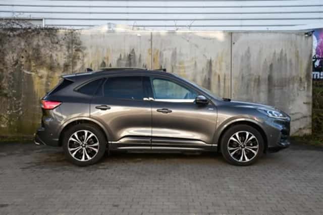 Ford Kuga (2022) thumbnail 5
