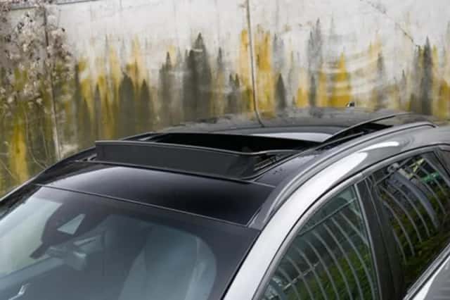 Ford Kuga (2022) thumbnail 3