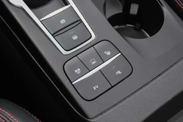Ford Kuga (2022) thumbnail 33