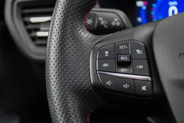 Ford Kuga (2022) thumbnail 35