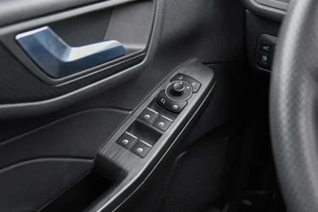 Ford Kuga (2022) thumbnail 38