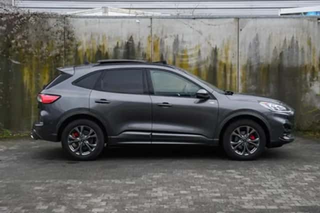 Ford Kuga (2022) thumbnail 5