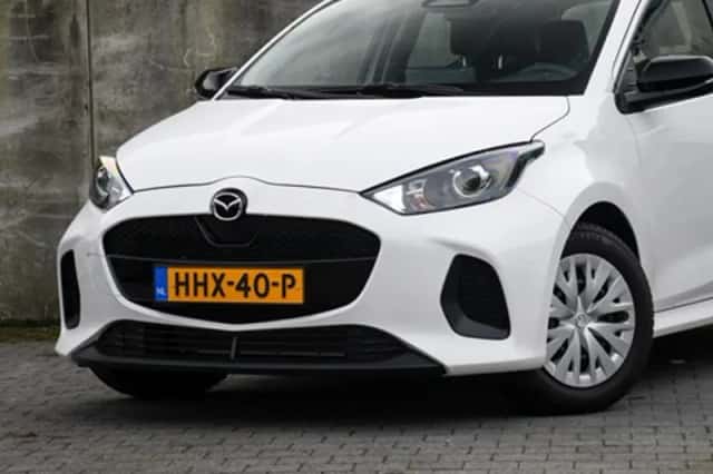 Mazda 2 (2025) thumbnail 2