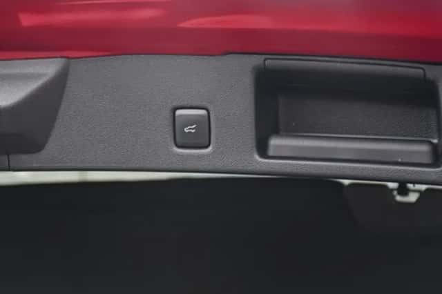 Ford Kuga (2022) thumbnail 18
