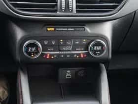 Ford Kuga (2022) thumbnail 30