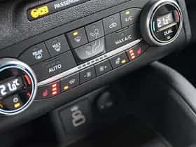 Ford Kuga (2022) thumbnail 31