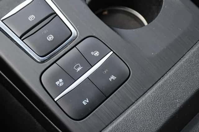 Ford Kuga (2022) thumbnail 34