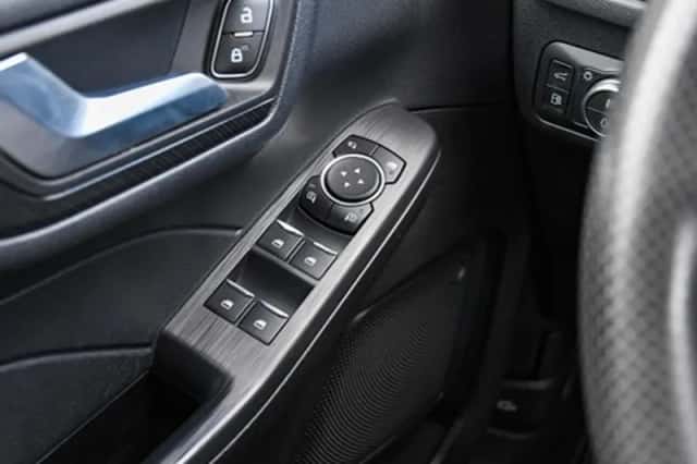 Ford Kuga (2022) thumbnail 39
