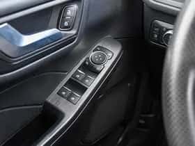 Ford Kuga (2022) thumbnail 39