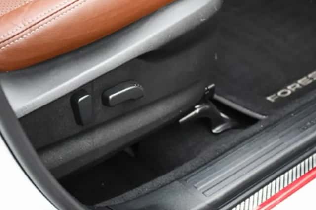 Subaru Forester (2020) thumbnail 41