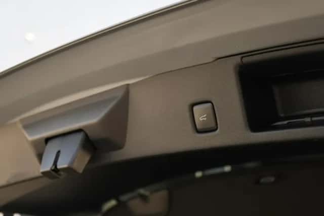 Ford Kuga (2022) thumbnail 13