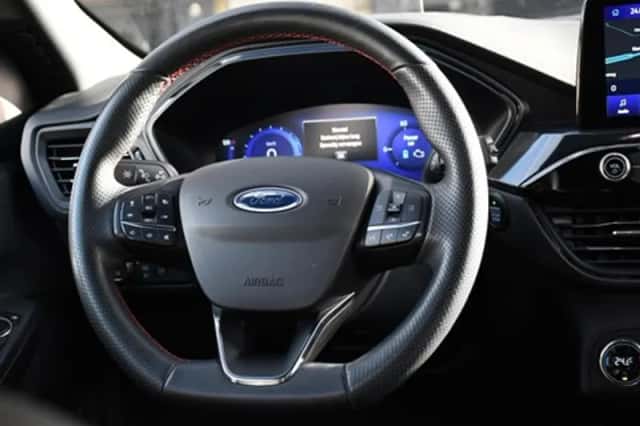 Ford Kuga (2022) thumbnail 15