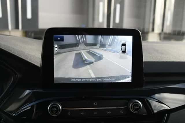 Ford Kuga (2022) thumbnail 23