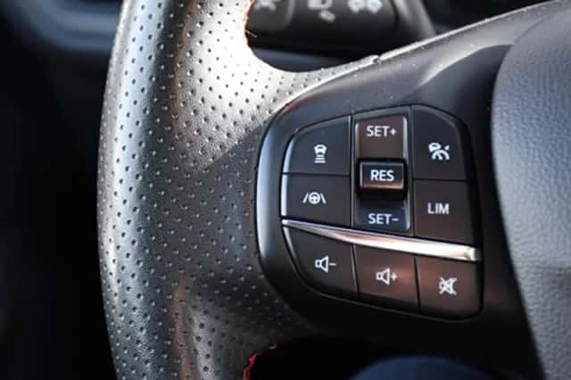 Ford Kuga (2022) thumbnail 32