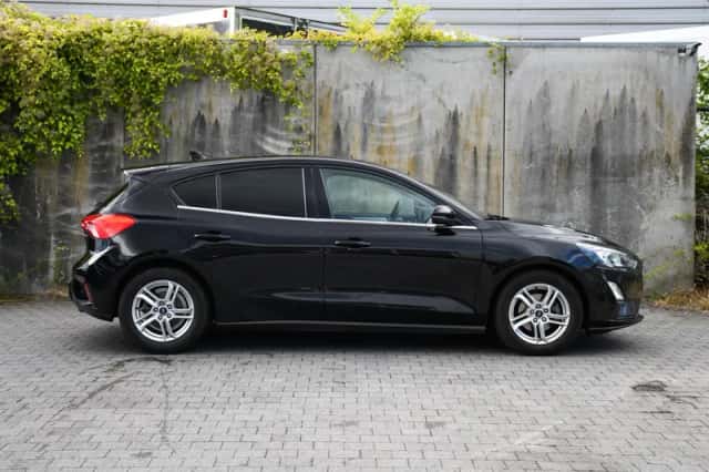 Ford Focus (2021) thumbnail 4