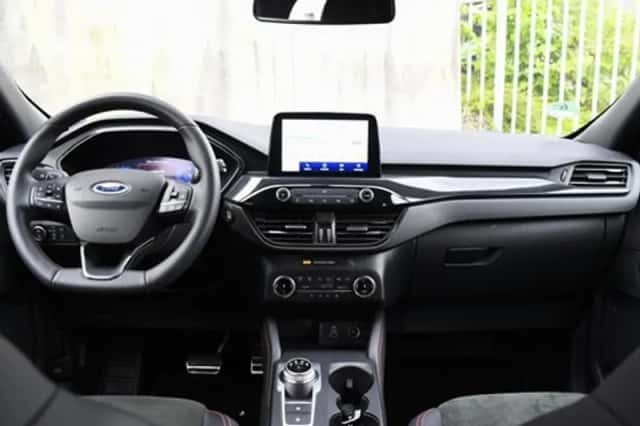 Ford Kuga (2024) thumbnail 17