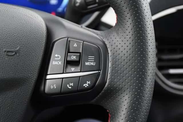 Ford Kuga (2024) thumbnail 32