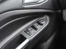 Ford Kuga (2017) thumbnail 31