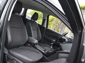 Ford Kuga (2017) thumbnail 9