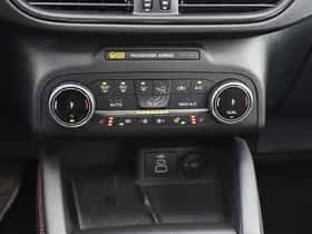 Ford Kuga (2023) thumbnail 25