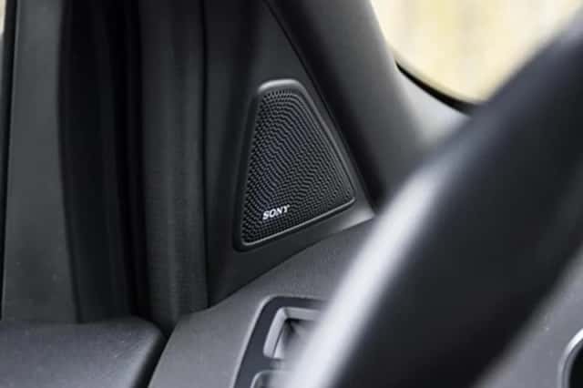 Ford Kuga (2019) thumbnail 16