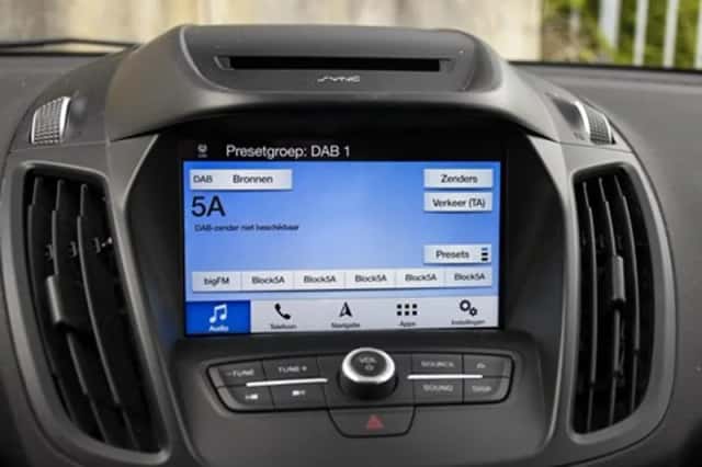 Ford Kuga (2019) thumbnail 18