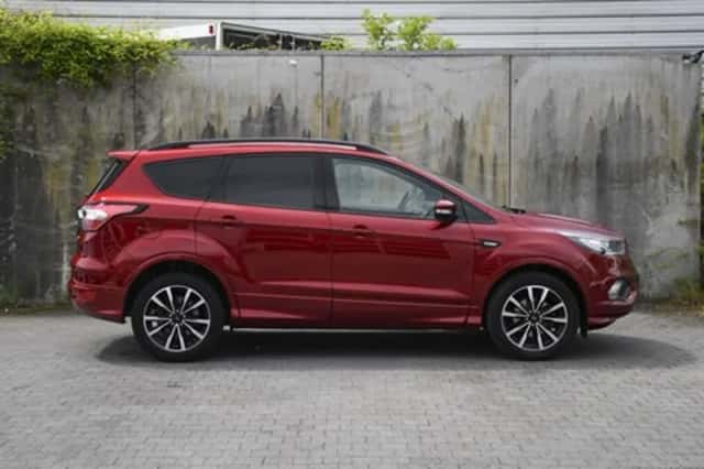 Ford Kuga (2019) thumbnail 4