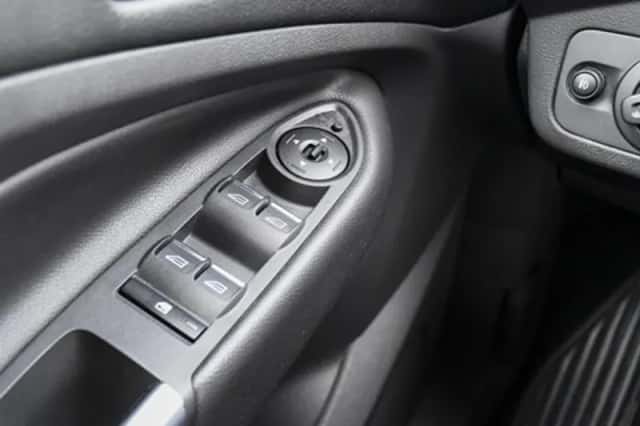 Ford Kuga (2019) thumbnail 31