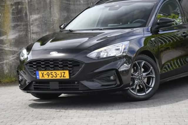 Ford Focus (2020) thumbnail 2