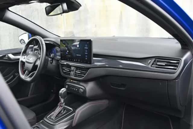 Ford Focus (2023) thumbnail 11